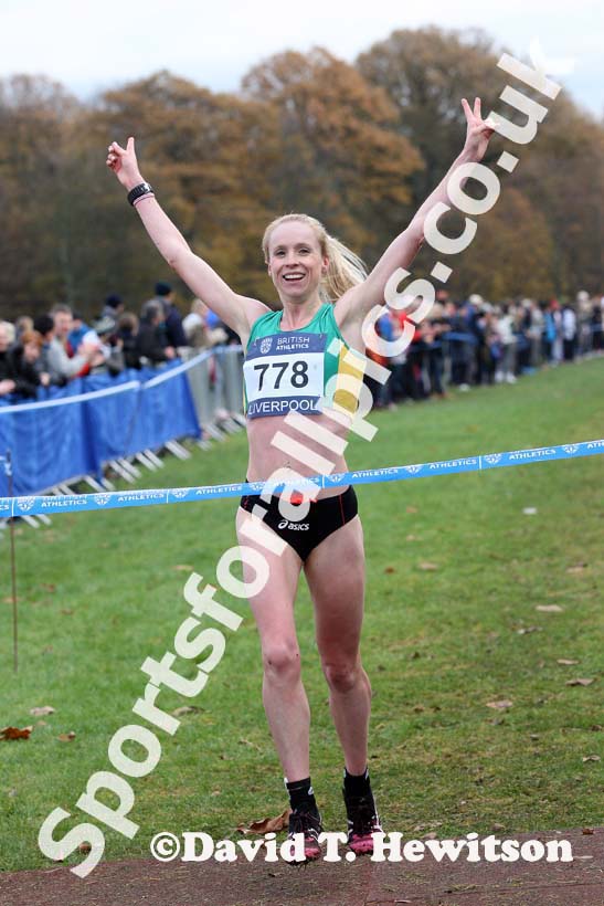 Gemma Steel wins the senior womens Liverpool Cross Challenge. David T. Hewitson/Sports for All Pics